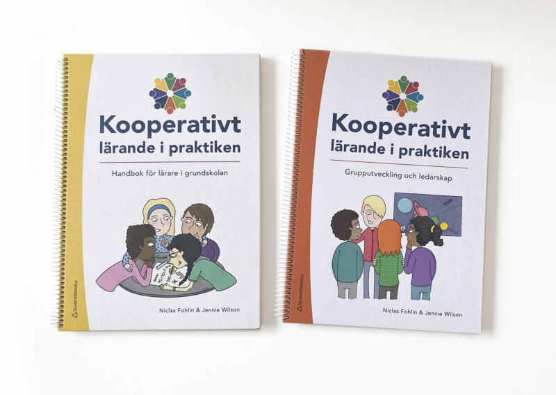 Två bokomslag till "Kooperativt lärande i praktiken". Illustrationer i färg med skolbarn i grupp.