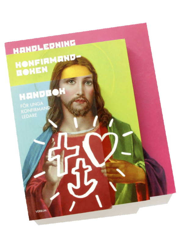 Tre böcker med »samma« bild. Jesus med olika kulörta bakgrunder. Ovanpå Jesus illustration med kors, hjärta och ankare i vitt samt hand text (lettering). Titel: Konfirmandboken.