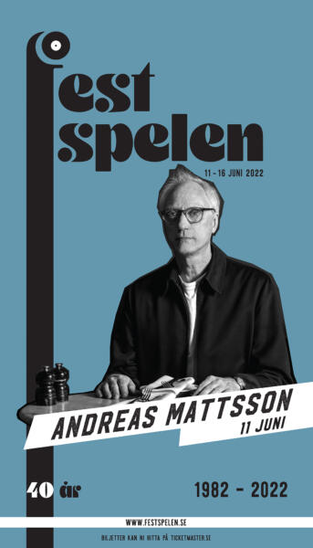 Musikartist poster. Blå bakgrund, svarta rubriker mot vita fält och inklippt svart-vit bild av artisten Andreas Mattsson.