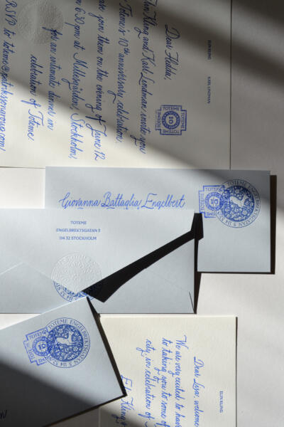 Toteme calligraphy kalligrafi inbjudan invitation design fashion invitation
