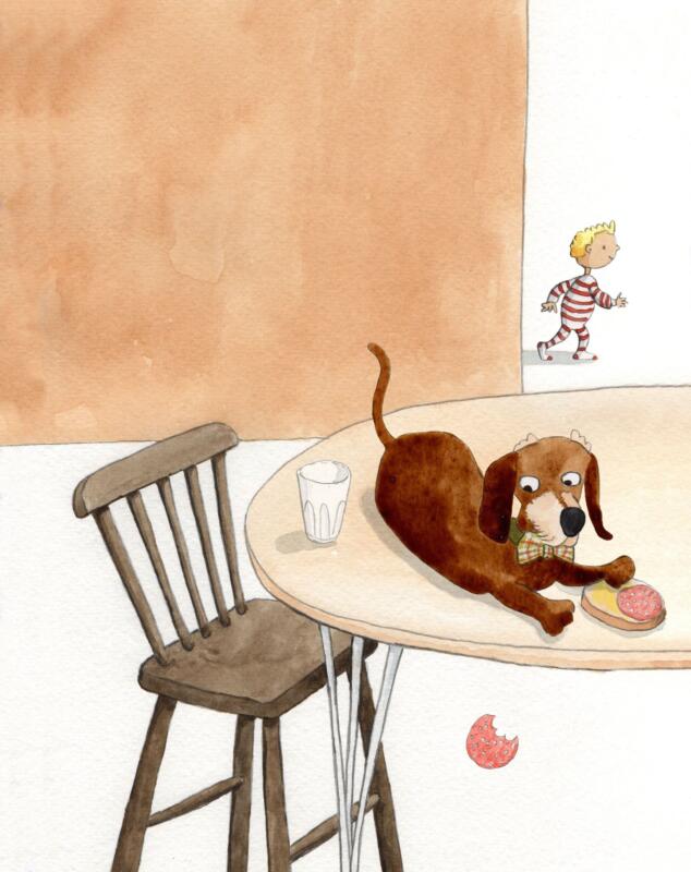 En hund ligger på matbordet och äter en smörgås.