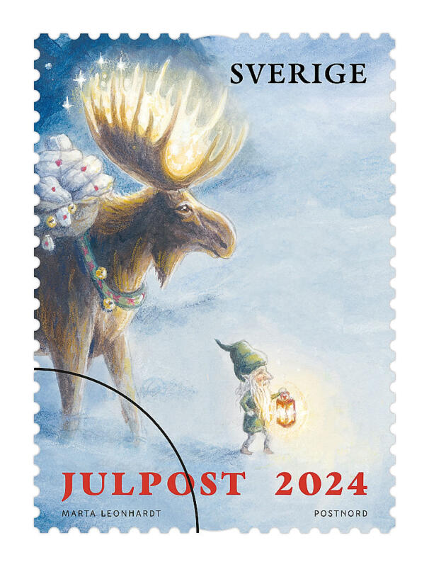 Illustration och grafisk design till PostNords julfrimärken 2024 "En sagolik jul". Målade i akvarell. Svensk natur, snölandskap med älg, tomte och paket. Frimärke.