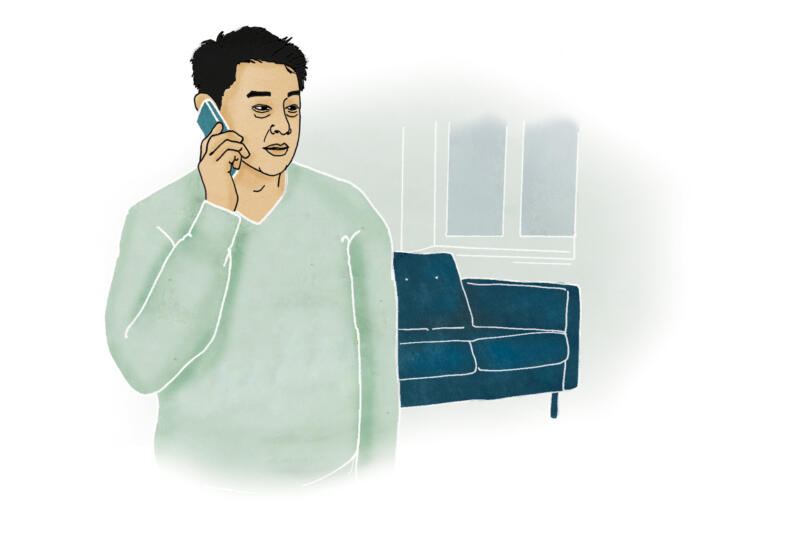 Illustration av asiatisk man som pratar i mobilen hemma i sitt vardagsrum