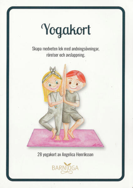 Omslagsbild av yogakortlek för barn med två barn i trädets position.