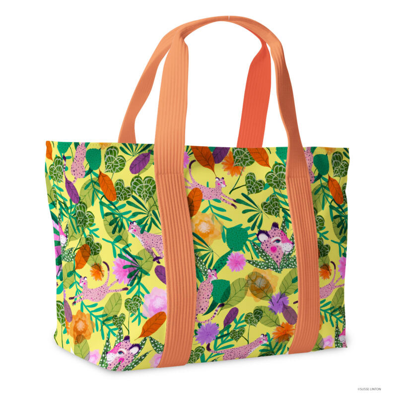 Go wild Cats pattern design on a bag by  illustrator Susse Linton