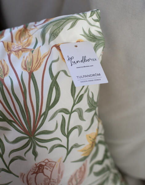 Mönsterrapport för textil, tulpaner