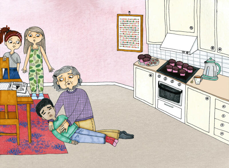 Barnboksillustration av en tant som håller om en pojke som har svimmat i ett kök. Två flickor står i bakgrunden och ser oroliga ut.
