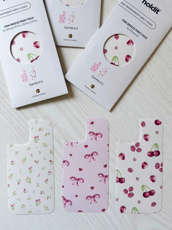 Tre prints till mobilskal med våriga mönster av blommor, rosetter samt frukter och bär.