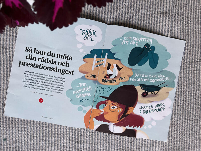 Uppslag av tidningen Häst & Ryttare med artikeln "Så kan du möta din rädsla och prestationsångest" med en illustration på en flicka i rött hår, ridhjälm och glasögon som är orolig och biter på naglarna. 