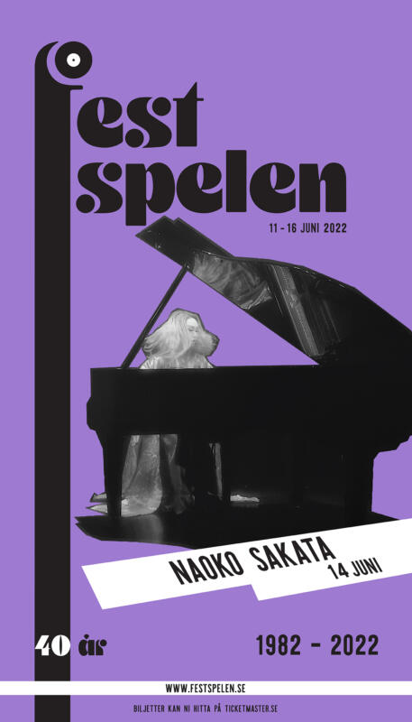 Musikartist poster. Lila bakgrund med svarta rubriker mot vita fält och inklippt svart-vit bild av artisten Naoko Sakata. 
