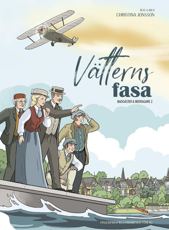 Omslag till den tecknade serieromanen Vätterns fasa. Huvudpersonerna står och blickar ut över Vättern. I bakgrunden ser man staden Hjo-året är 1915.
