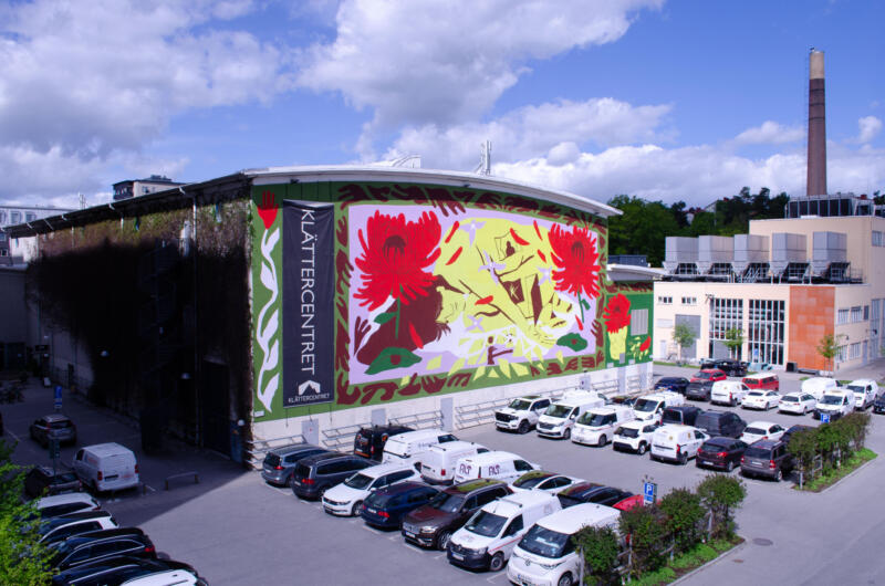 A mural about the impact of sexual assault, A Konstfack master project, on a building by Vasakronan. Mural on Klättercentret. 